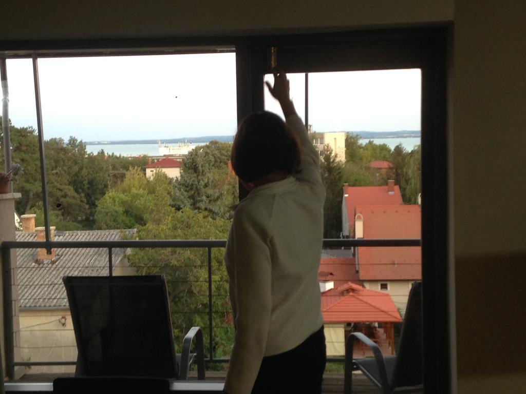 Lux Apartman Balatonfured Exterior photo